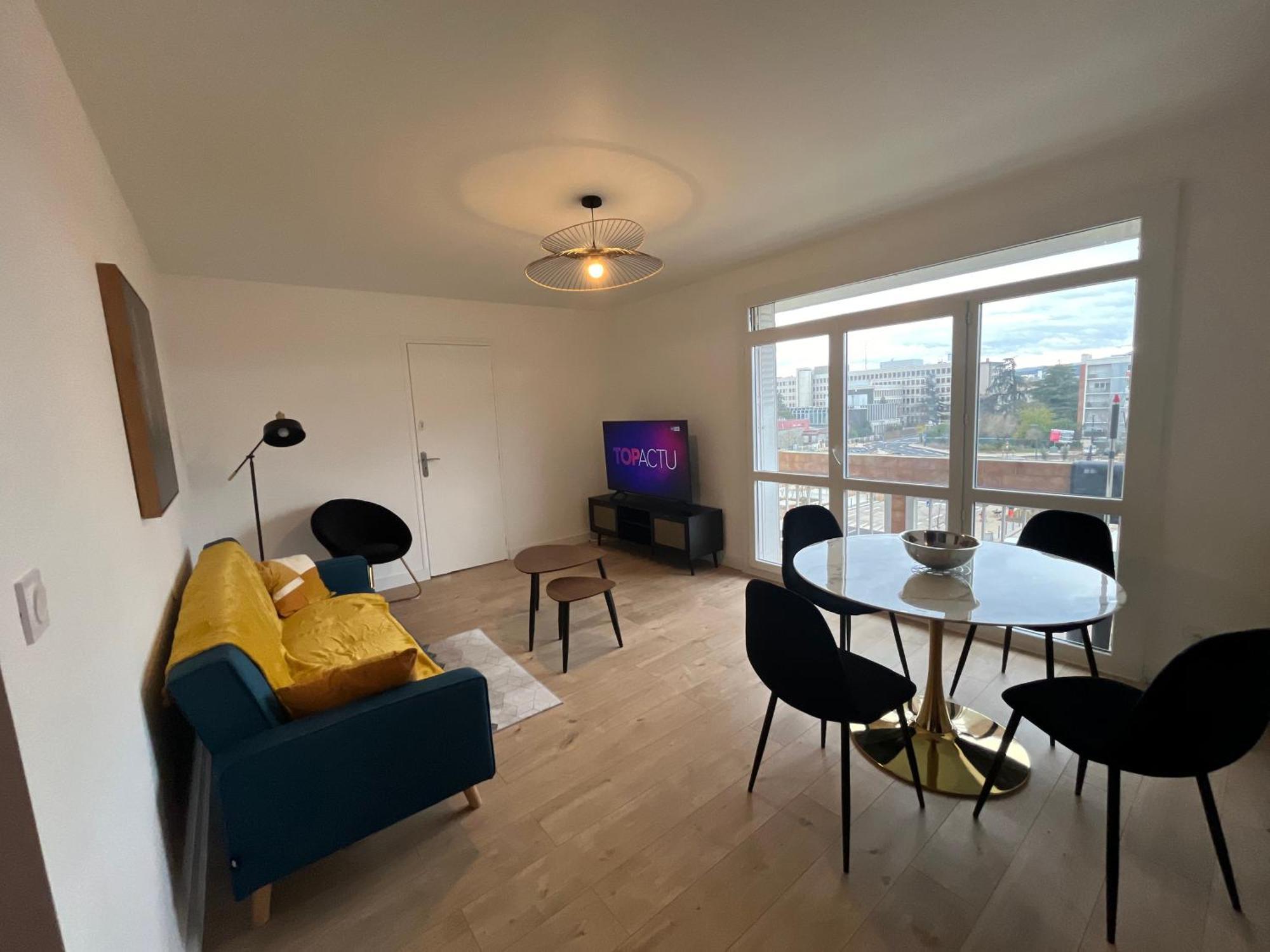 Skyview Appartement 4 Chambres 瓦朗斯 外观 照片
